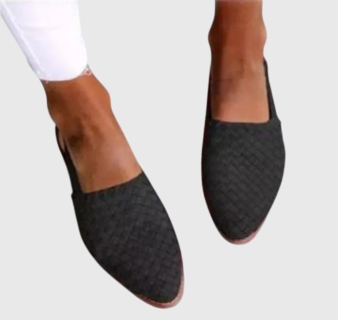 Black / 4
