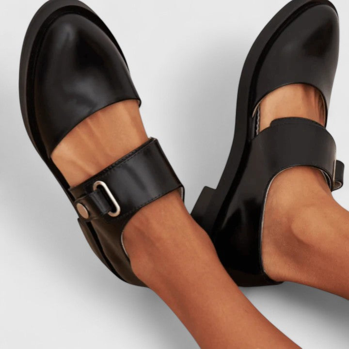 Black / 4