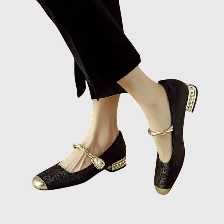Black / 4