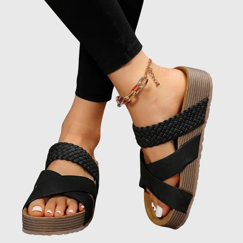 Black / 4