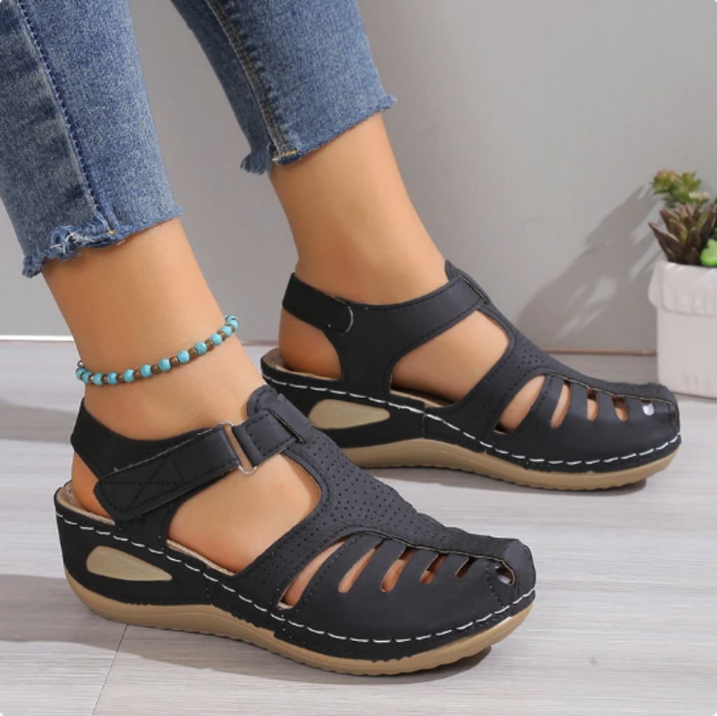 Black / 4