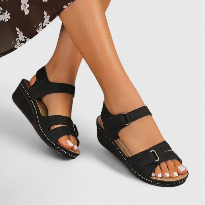 Black / 4