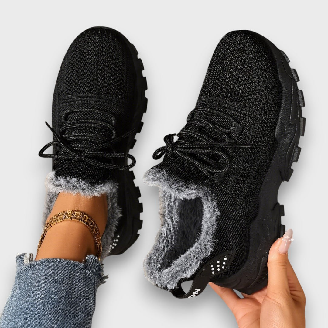 Black / 4