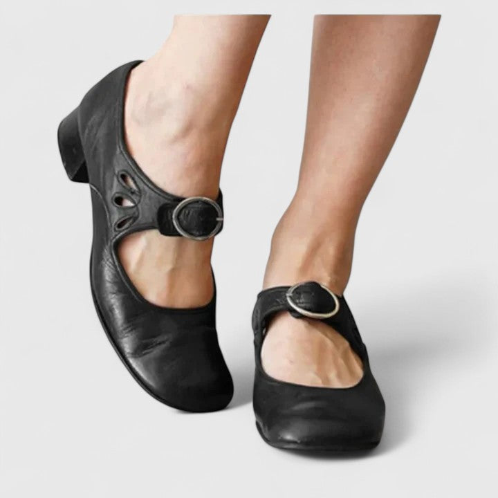 Black / 4