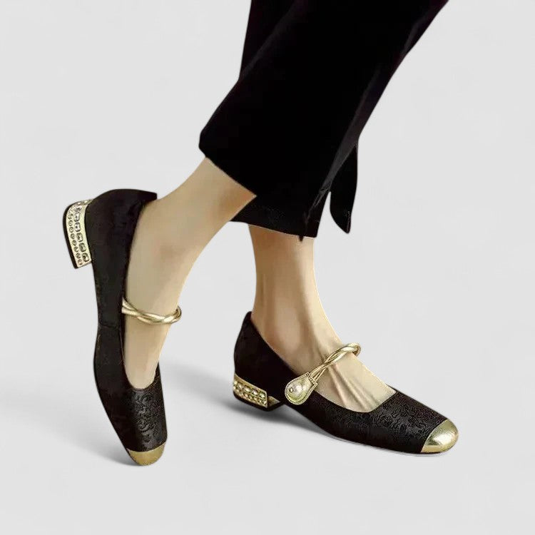 Black / 4