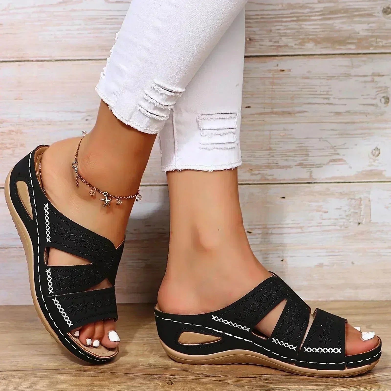 Black / 4