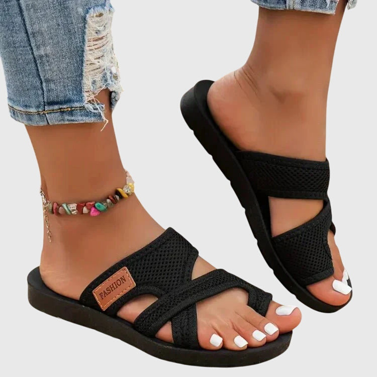 Black / 4