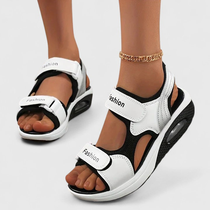 White/Black / 4