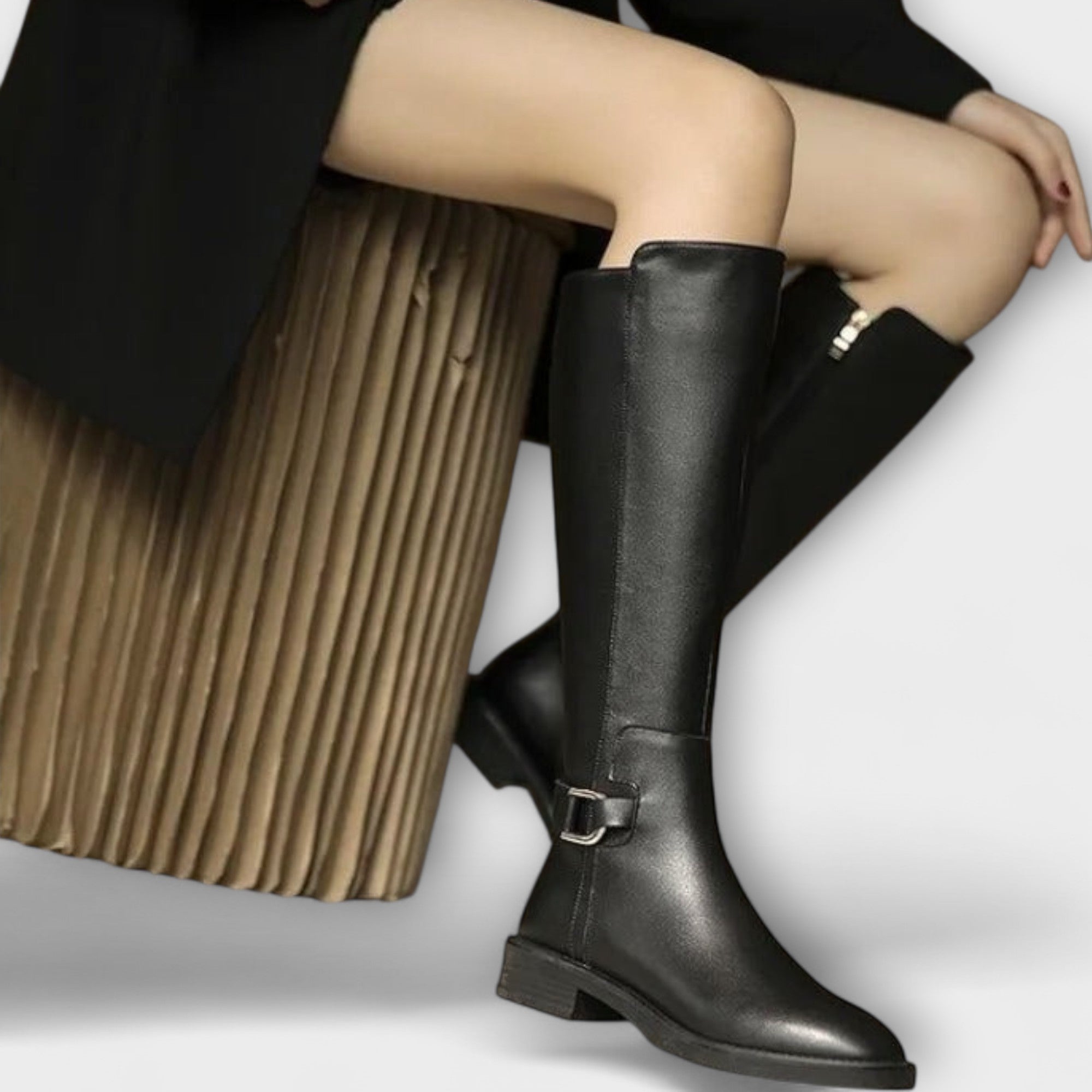 Black / 4